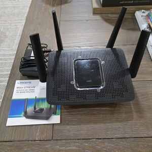 Linksys EA8300 Max Stream AC2200 MU-MIMO Tri-Band Wi-Fi Router